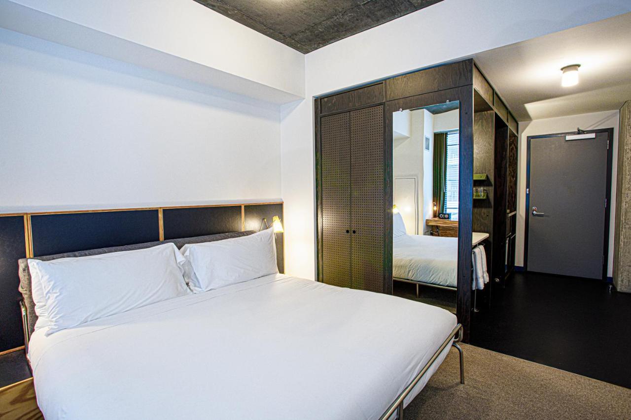 The Emily Hotel Chicago Exterior photo