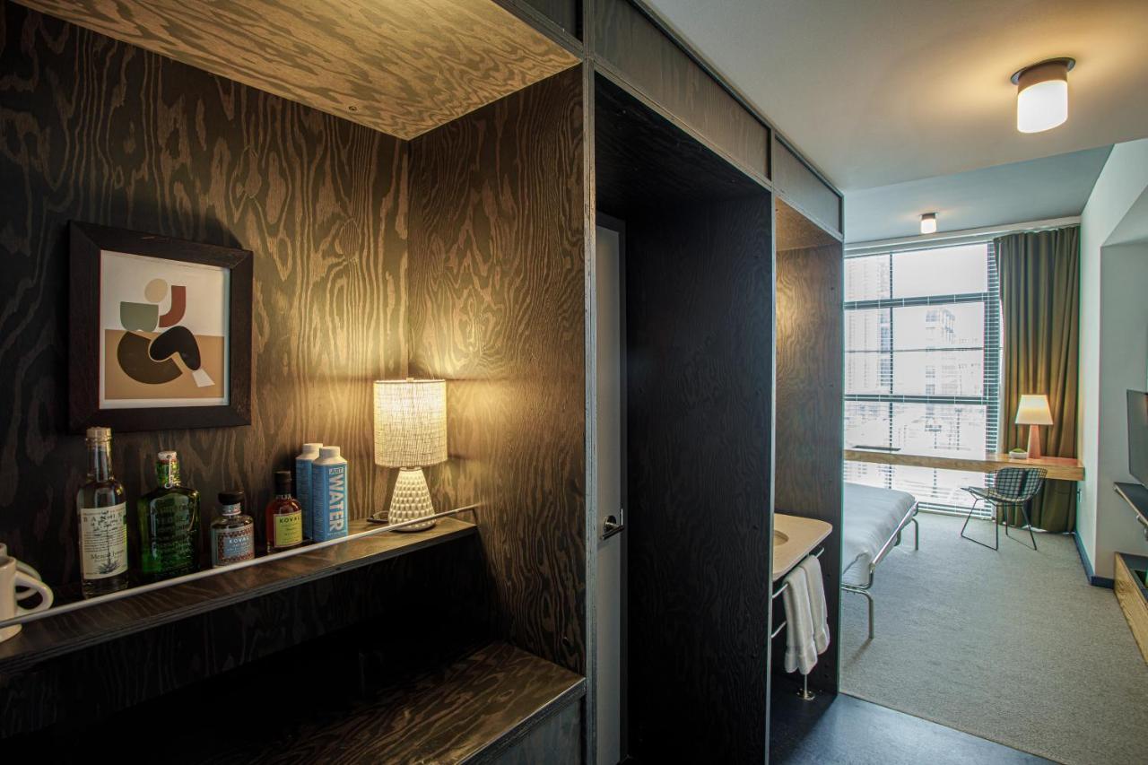 The Emily Hotel Chicago Exterior photo